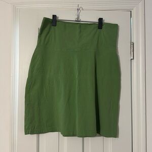 Merona skirt. Green. Size Large.